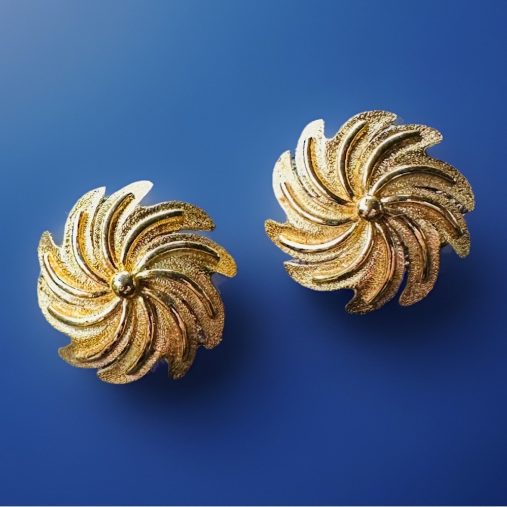 VTG Monet Gold Flower Swirl Earrings Button Domed Clip On